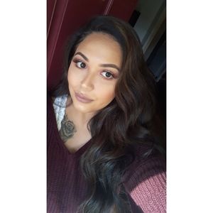 Meet your Posher, Cassandra